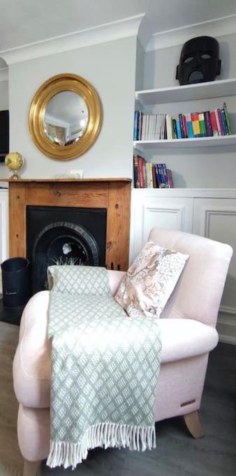 Windsor Cottage: Cosy, Charming, Full Of Character 외부 사진