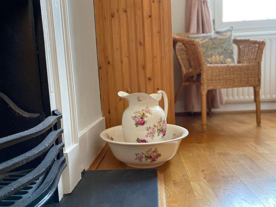 Windsor Cottage: Cosy, Charming, Full Of Character 외부 사진