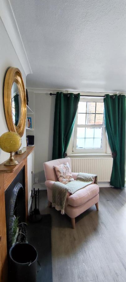 Windsor Cottage: Cosy, Charming, Full Of Character 외부 사진